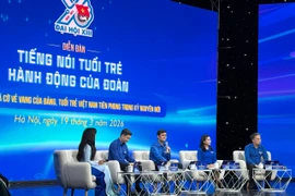 Ban lãnh đạo Trung ương Đoàn tham gia trả lời câu hỏi của các đoàn viên thanh niên tại điểm cầu Hà Nội. (Ảnh: PV/Vietnam+)