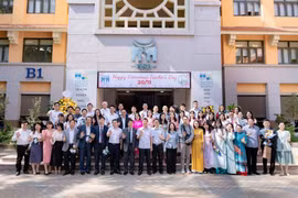 Trường Đại học Quản trị và Kinh doanh Hà Nội (Đại học Quốc gia Hà Nội) trở thành trường đại học công lập đầu tiên đạt chuẩn QS 5 sao. (Ảnh: Vietnam+)