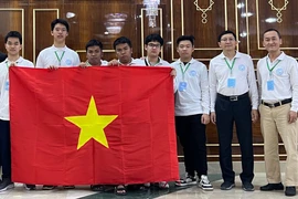 Đoàn Việt Nam tham dự kỳ thi. (Ảnh: Bộ GD-ĐT)