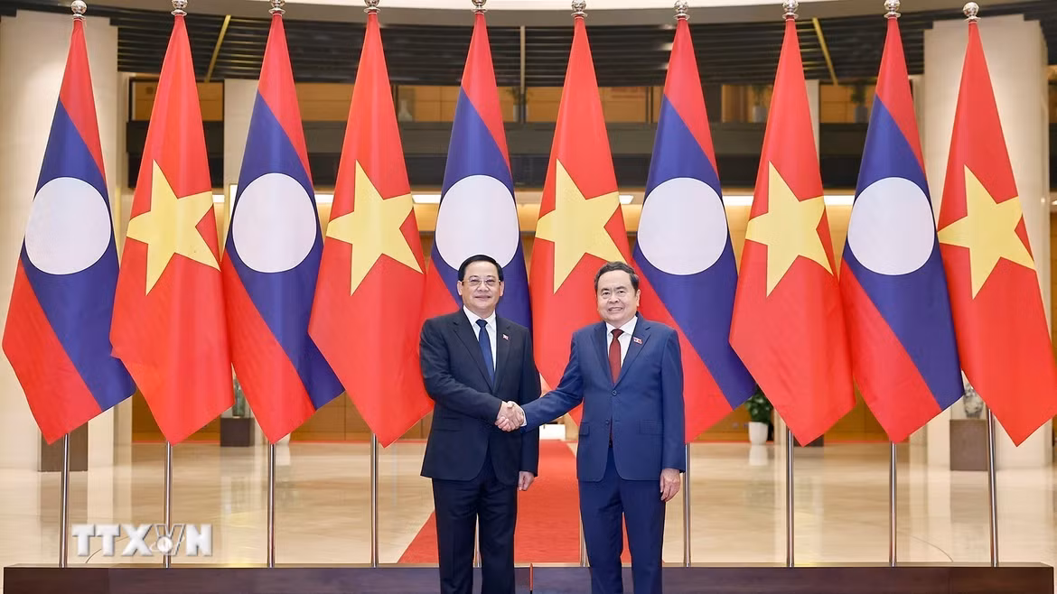 Chủ tịch Quốc hội Trần Thanh Mẫn hội kiến Thủ tướng Lào Sonexay Siphandone thăm chính thức Việt Nam và tham dự Diễn đàn Tương lai ASEAN lần thứ ba. (Ảnh: Doãn Tấn/TTXVN)