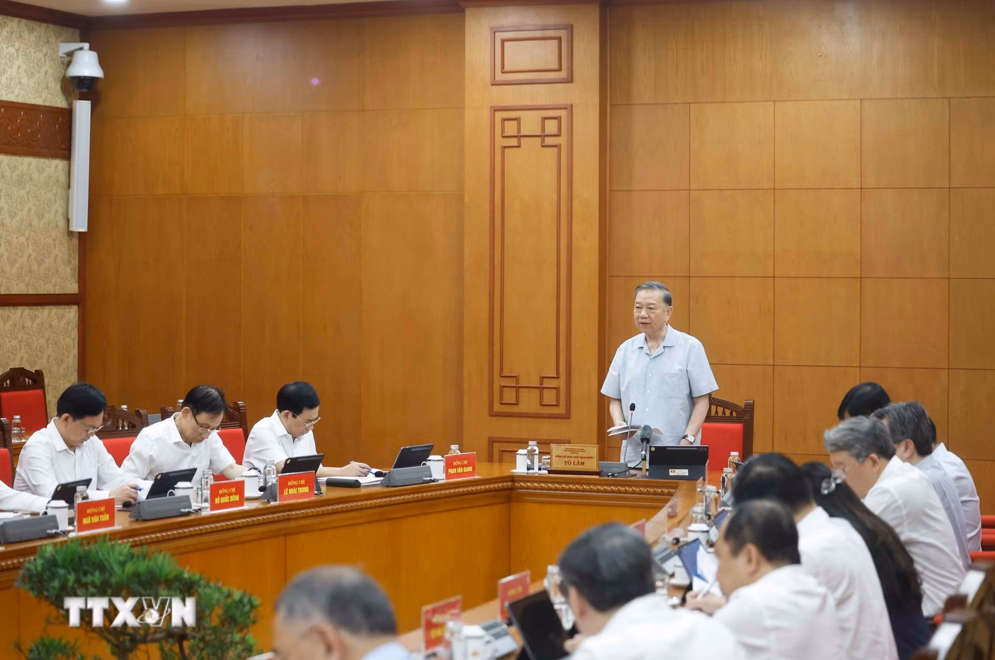 Phát biểu của Tổng Bí thư, Chủ tịch nước tại cuộc họp cho chủ trương về công tác nghiên cứu khoa học cơ bản- Ảnh 2. Phát biểu của Tổng Bí thư, Chủ tịch nước tại cuộc họp cho chủ trương về công tác nghiên cứu khoa học cơ bản- Ảnh 2.