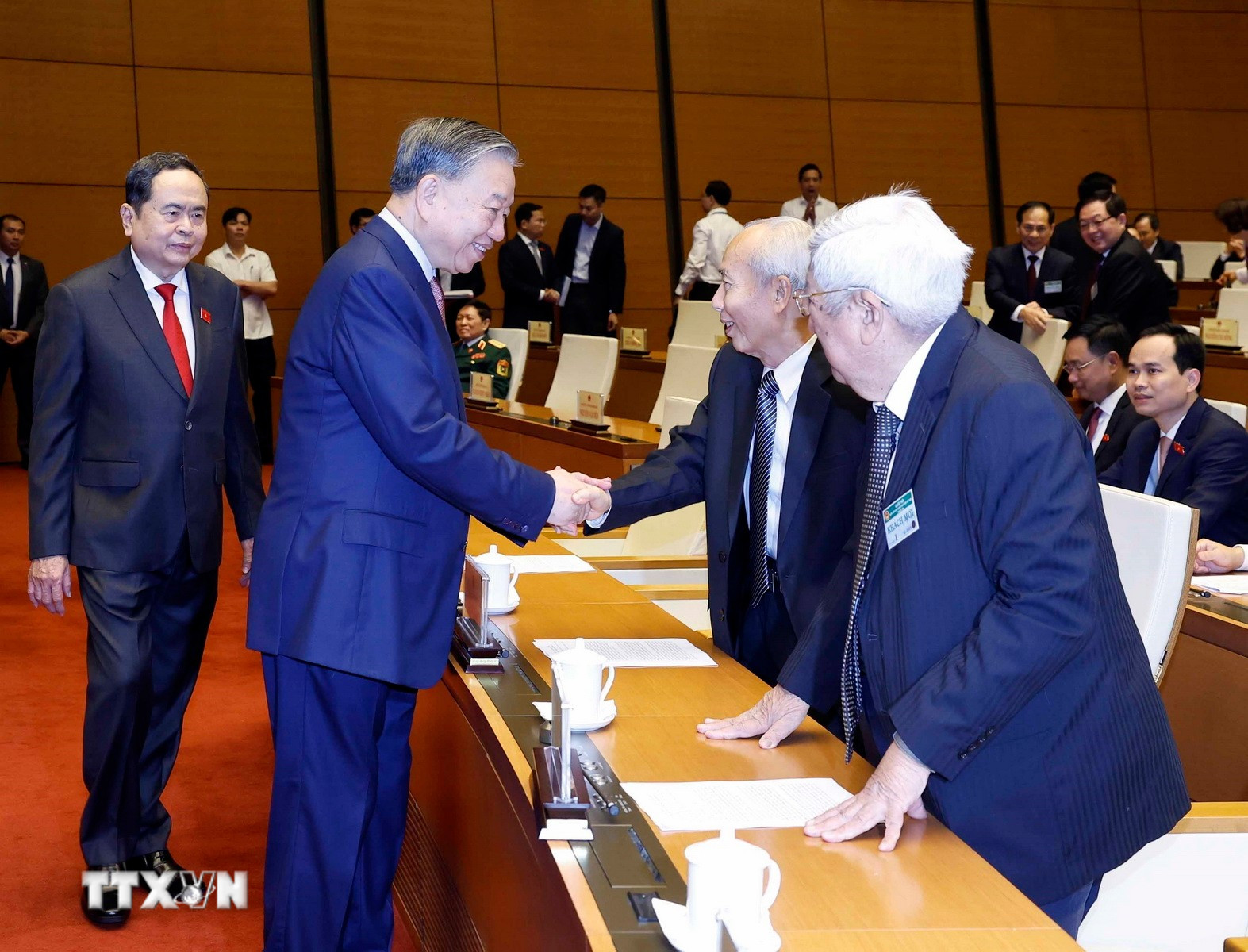 ttxvn-0604-khai-mac-ky-hop-thu-nhat-quoc-hoi-khoa-xvi-13.jpg