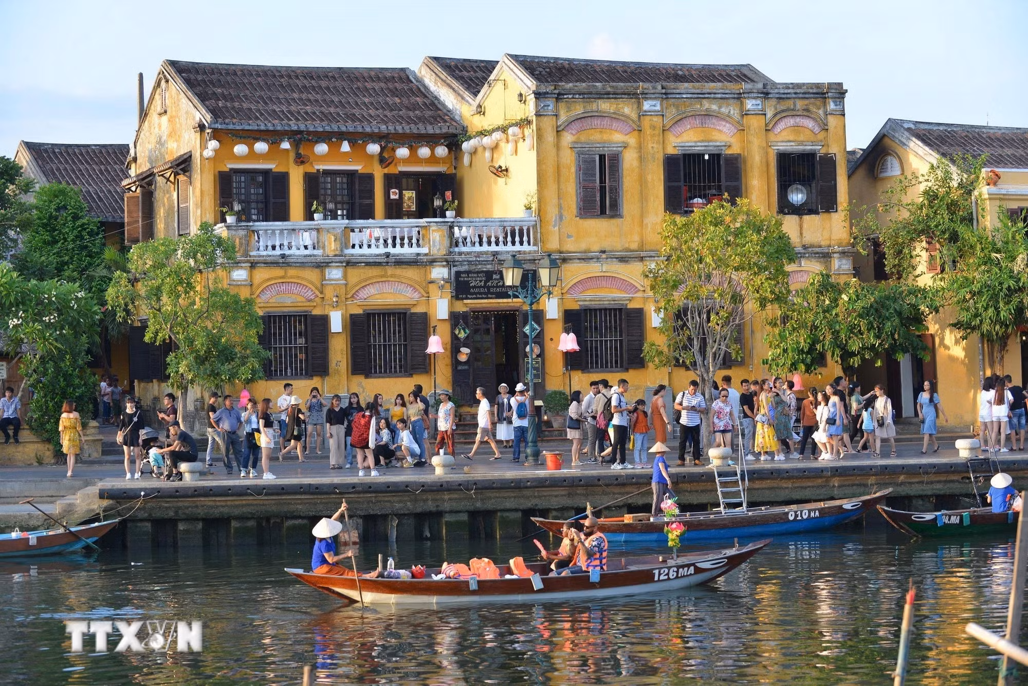 ttxvn-2703-du-lich-da-nang-pho-co-hoi-an-1.jpg
