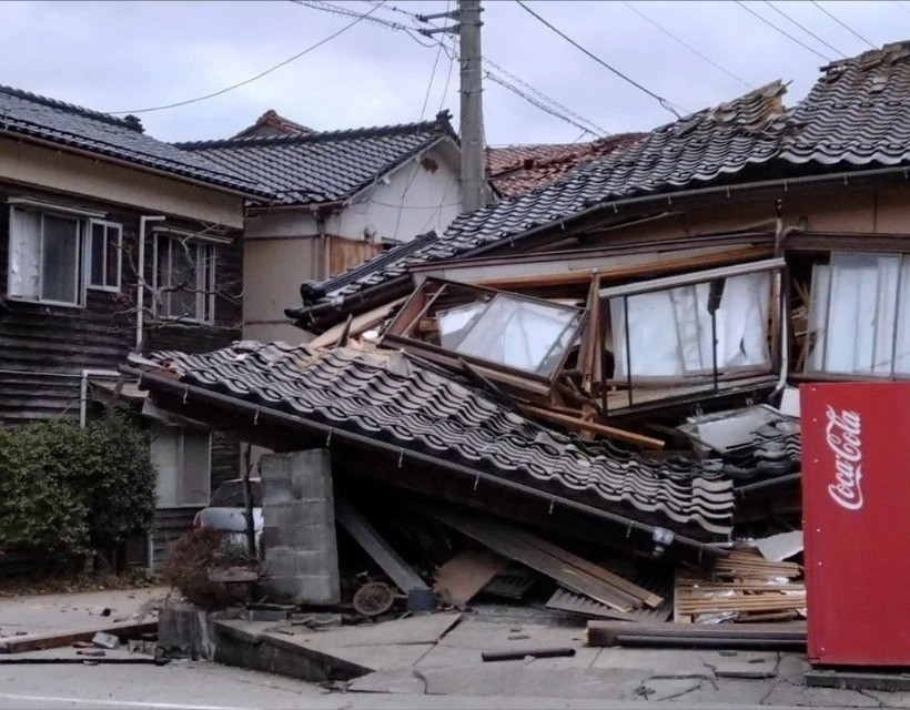Ngôi nhà bị đổ sập sau một trận động đất ở Nhật Bản. (Ảnh minh họa. Nguồn: TTXVN)