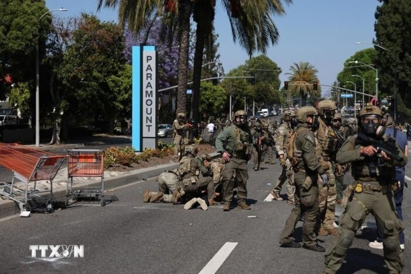 Lực lượng Vệ binh Quốc gia được triển khai tại thành phố Los Angeles, bang California, Mỹ ngày 7/6/2025. Ảnh: IRNA/TTXVN