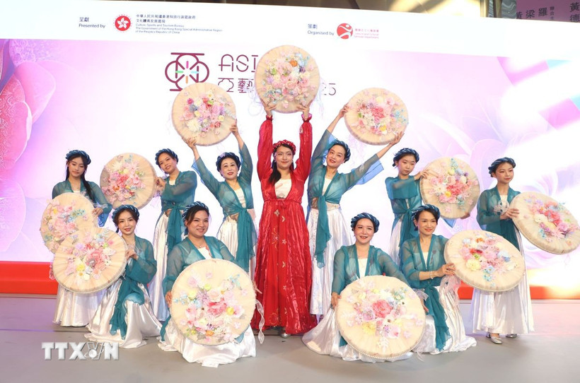 Một tiết mục biểu diễn của Cộng đồng người Việt tại Hong Kong. (Ảnh: Xuân Vịnh/TTXVN)