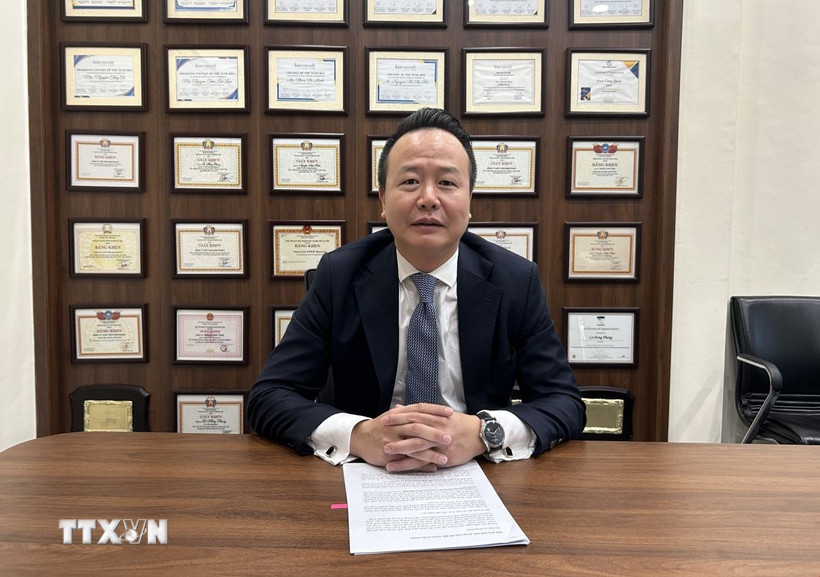 Luật sư Nguyễn Trọng Nghĩa, Thạc sỹ Luật Dân sự, Thương mại Cộng hòa Pháp, Luật sư thành viên của Công ty Luật Trách nhiệm Hữu hạn Bizconsult đề xuất xây dựng văn hóa tuân thủ pháp luật. (Ảnh: Diệu Thúy/TTXVN) 