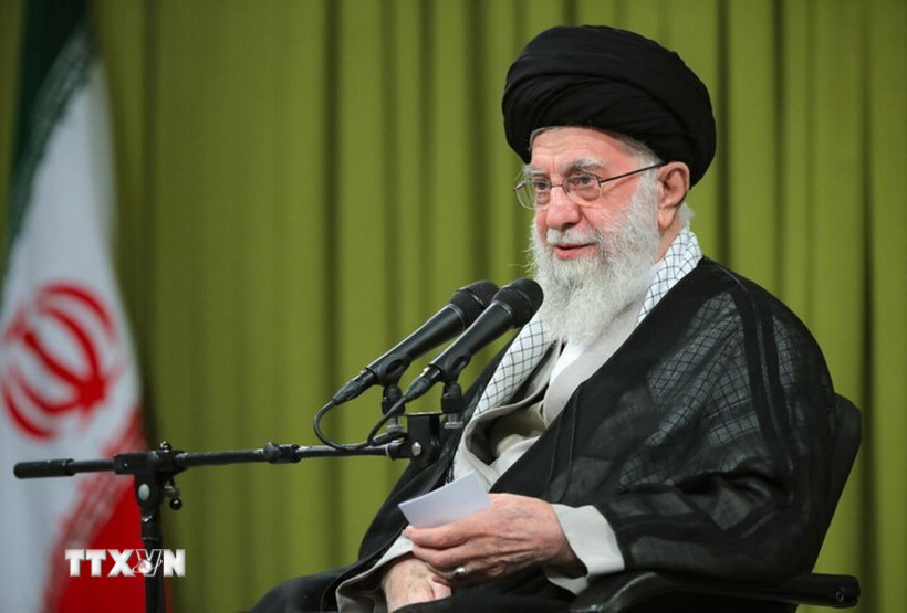 Lãnh tụ tối cao Iran, Đại giáo chủ Ali Khamenei phát biểu tại Tehran. (Ảnh: IRNA/TTXVN)
