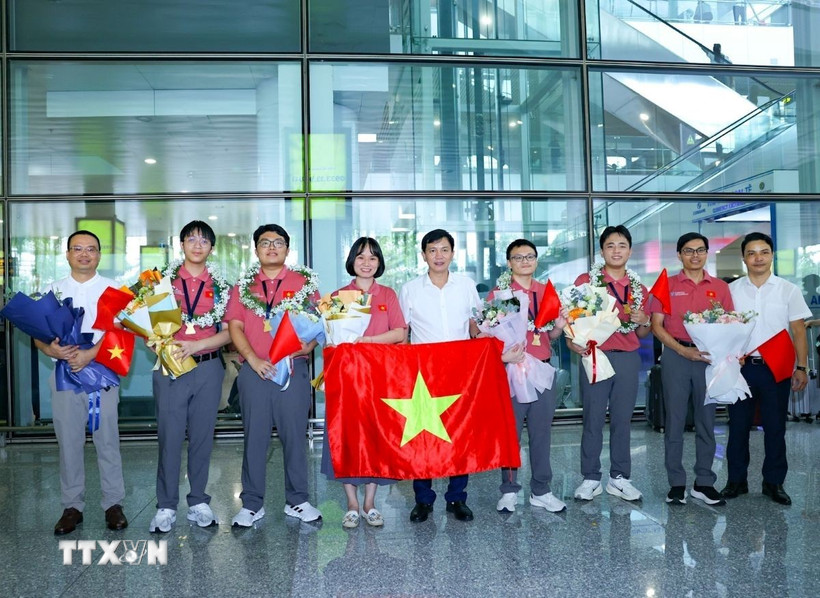 Đội tuyển Việt Nam đã xuất sắc giành 4 Huy chương vàng, trong đó có 2 huy chương vàng nằm trong top 10. (Ảnh: Thanh Tùng/TTXVN)