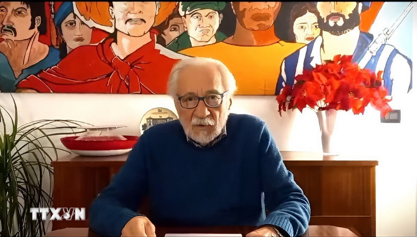 Ông Renato Darsie, Chủ tịch Chi Hội hữu nghị Italy-Việt Nam vùng Veneto trả lời phỏng vấn của phóng viên TTXVN. (Ảnh: Thanh Hải/TTXVN)