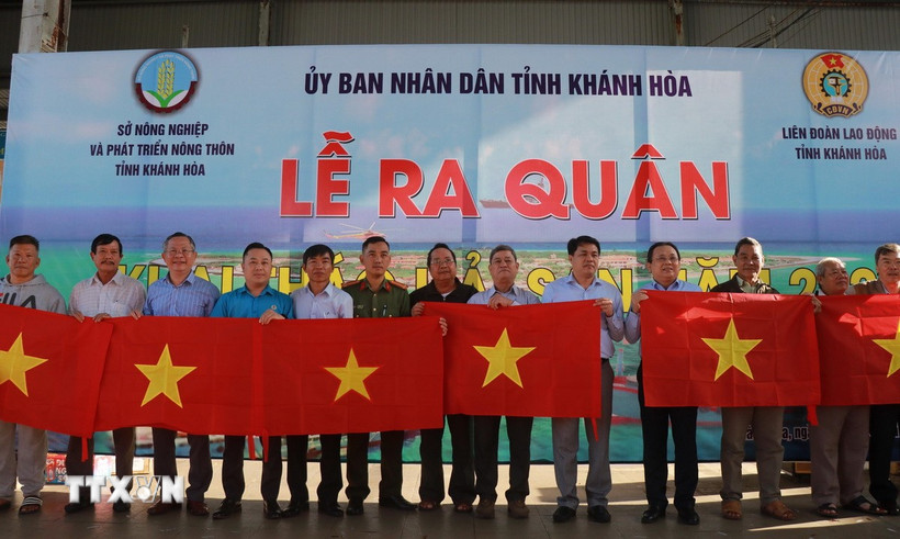 Lễ ra quân khai thác hải sản năm 2025 tại Khánh Hòa (Ảnh: Đặng Tuấn/TTXVN)