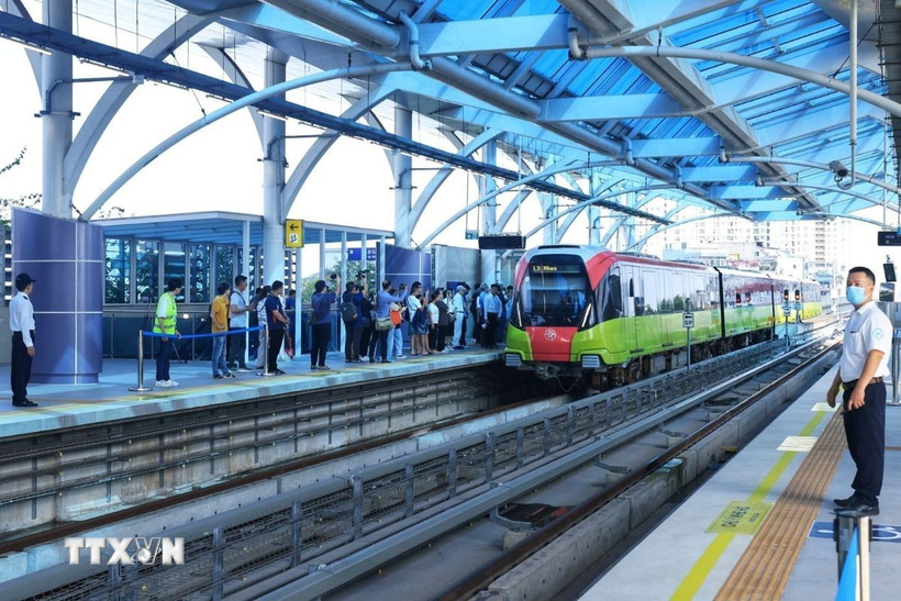Hà Nội triển khai vé điện tử trên 2 tuyến đường sắt đô thị từ ngày 1/8.