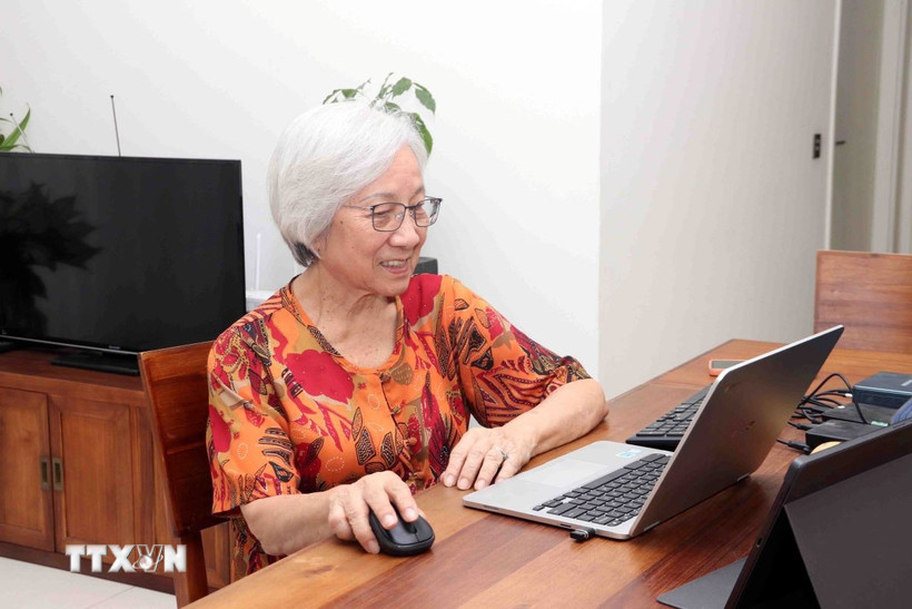 Tiến sỹ Lương Bạch Vân có rất nhiều cống hiến cho sự phát triển của ngành nhựa Thành phố Hồ Chí Minh cũng như kết nối giữa kiều bào và đất nước. (Ảnh: Xuân Khu/TTXVN)