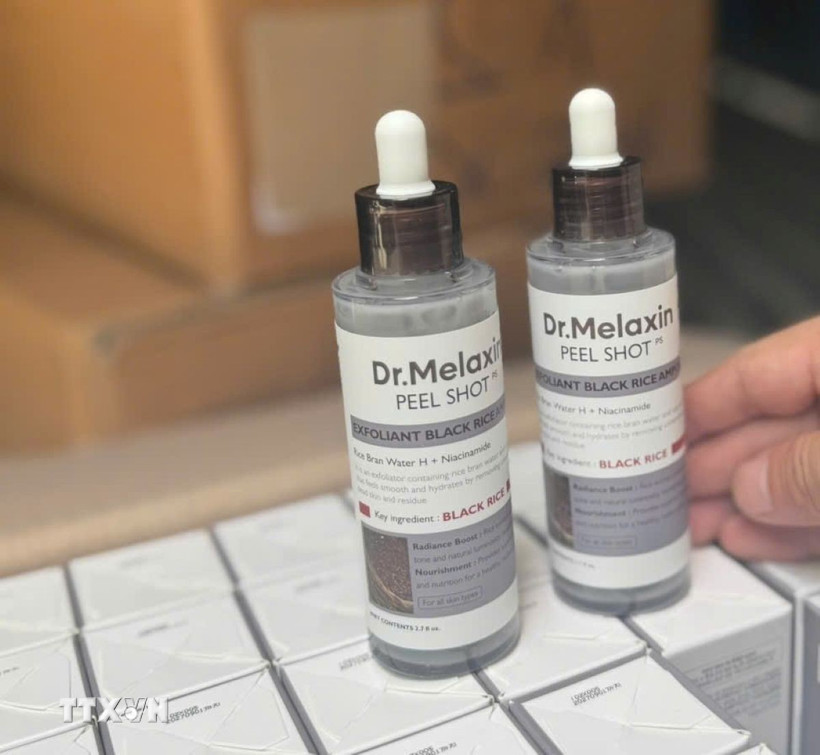 Sản phẩm có dấu hiệu nhập lậu. (Ảnh: TTXVN phát)