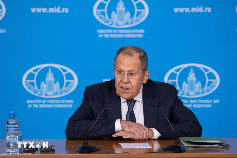 Ngoại trưởng Nga Sergei Lavrov phát biểu trong cuộc họp báo ở Moskva. (Ảnh: THX/TTXVN)