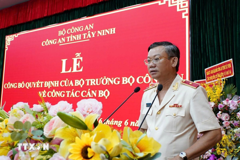 Thiếu tướng Vũ Như Hà, tân Giám đốc Công an tỉnh Tây Ninh phát biểu nhận nhiệm vụ. (Ảnh: Thanh Tân/TTXVN)
