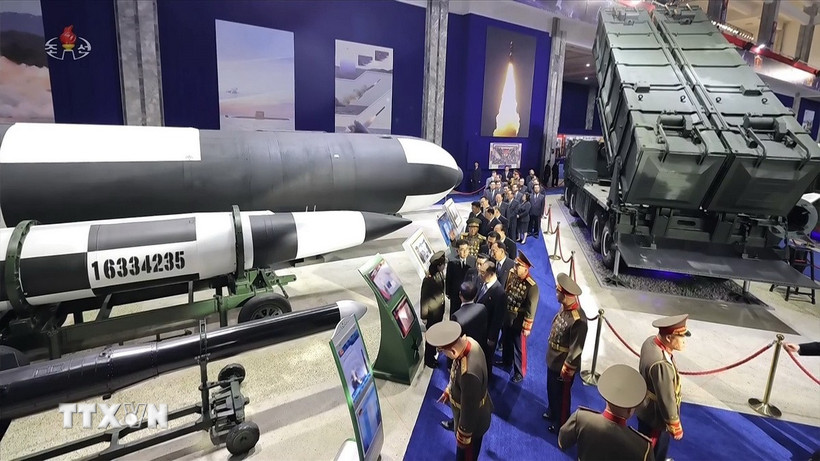 Quang cảnh triển lãm Phát triển Quốc phòng 2025 tại Bình Nhưỡng, Triều Tiên. Ảnh: Yonhap/TTXVN