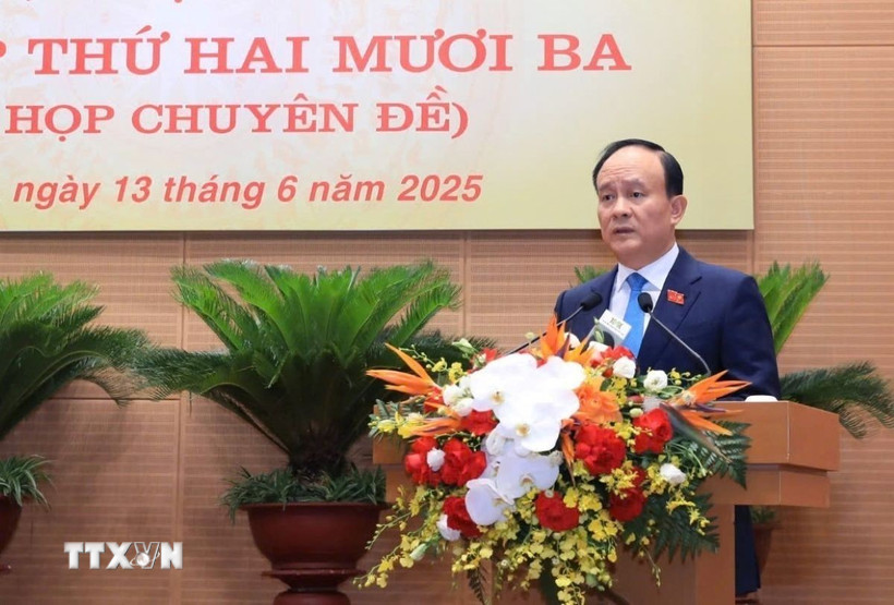 Chủ tịch Hội đồng Nhân dân thành phố Nguyễn Ngọc Tuấn phát biểu khai mạc. (Ảnh: Văn Điệp/TTXVN)