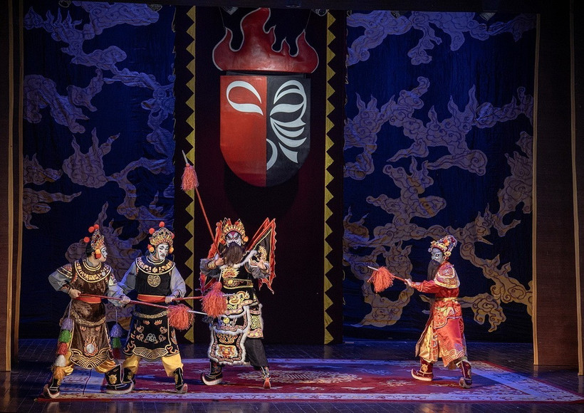 Trích đoạn Tuồng cổ "Ôn Đình chém Tá" biểu diễn tại Nhà hát Tuồng Việt Nam. (Ảnh: Khánh Hoà/TTXVN)