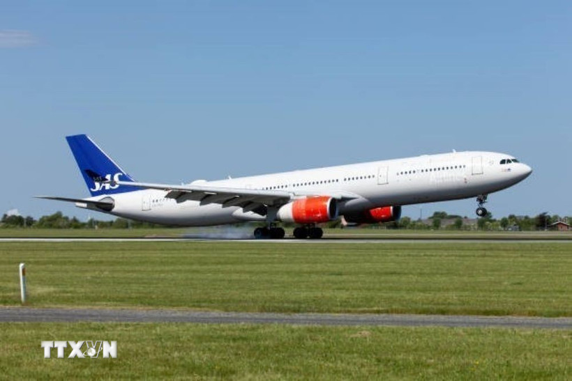 "Gã khổng lồ" hàng không Canada ngừng hoạt động do tiếp viên đình công