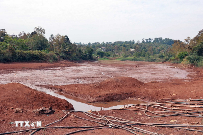 Một hồ thủy lợi tại xã Đắk Lao, huyện Đắk Mil, tỉnh Đắk Nông đã gần cạn kiệt nước. (Ảnh: Hưng Thịnh/TTXVN)