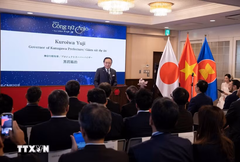 【写真①】統括責任者としてミュージカルプロジェクトについて話す黒岩祐治神奈川県知事（ベトナム通信社）