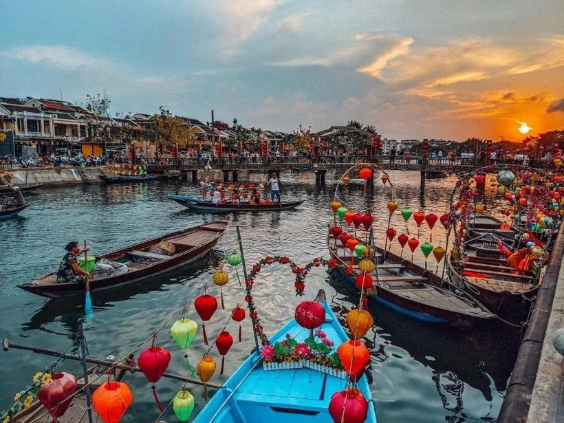 Sắc màu Hội An luôn có sức hấp dẫn du khách trong nước và quốc tế. (Ảnh: CTV/Vietnam+)