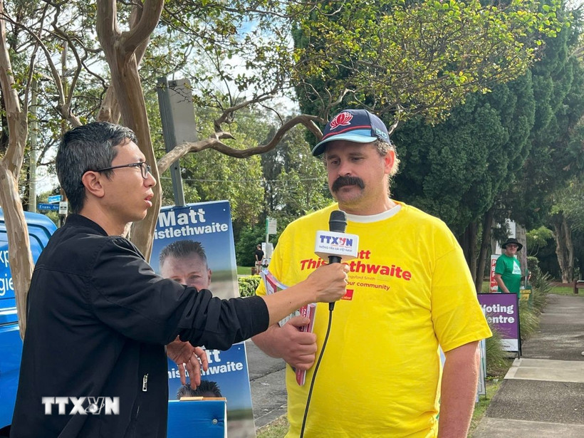 Ông Christopher Brereton, cử tri ở thành phố Sydney trả lời phỏng vấn của phóng viên TTXVN tại Australia (Ảnh: Thanh Tú/TTXVN)