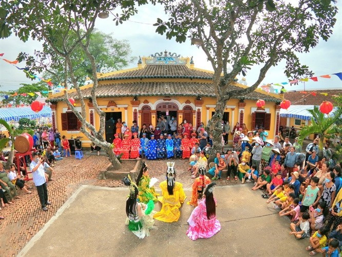 Lễ hội Kỳ yên Thượng điền đình Bình Thủy.