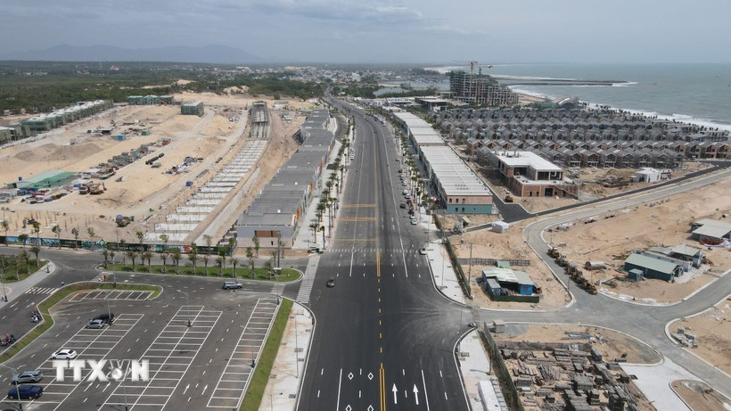 Tuyến đường ven biển DT994 sẽ là điểm đầu kết nối với cao tốc Hồ Tràm-sân bay Long Thành. (Ảnh: Hoàng Nhị/ TTXVN).