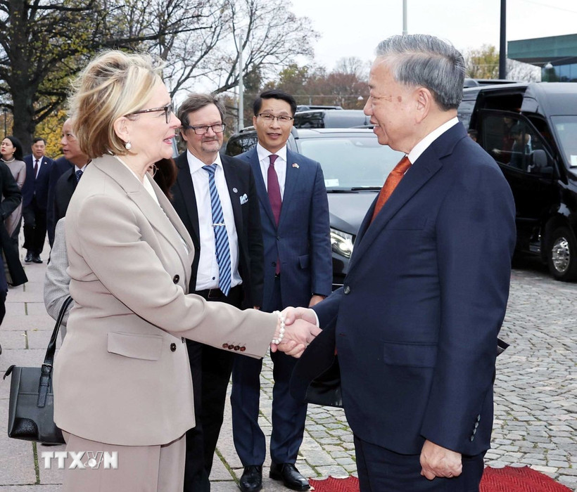 Tổng Bí thư Tô Lâm gặp Phó Chủ tịch thứ nhất Quốc hội Phần Lan Paula Risikko. (Ảnh: Thống Nhất/TTXVN)