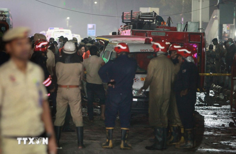 Hiện trường vụ nổ gần Pháo đài Đỏ ở New Delhi, Ấn Độ, ngày 10/11/2025. (Ảnh: THX/TTXVN) 