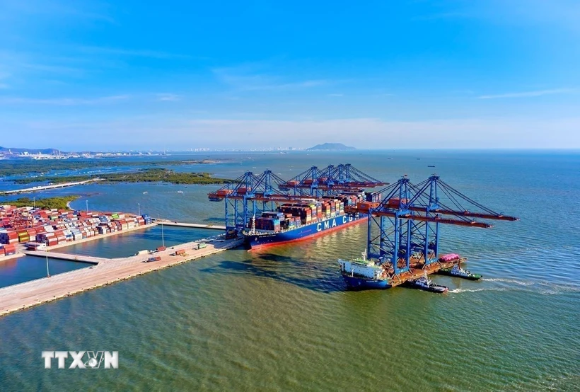 Hoạt động xuất nhập khẩu tại Cảng nước sâu Gemalink (Bà Rịa-Vũng Tàu). (Ảnh: Hồng Đạt/TTXVN))