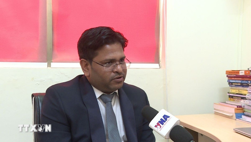 Tiến sỹ Manish Kumar Singh trả lời phỏng vấn phóng viên TTXVN tại New Delhi. (Ảnh: Ngọc Thúy/TTXVN)