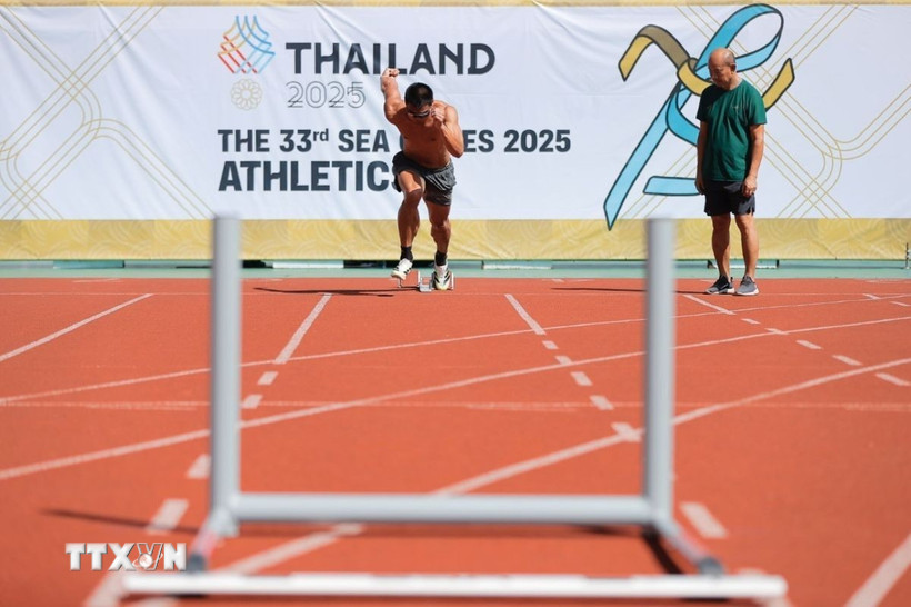 Sea Games 33: Thông điệp về sức mạnh nội lực trước những ranh giới mong manh Vận động viên tích cực tập luyện chuẩn bị sẵn sàng cho SEA Games. (Ảnh: Minh Quyết/TTXVN)