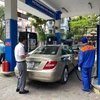 Một điểm bán xăng của Petrolimex tại Hà Nội. (Ảnh: Vietnam+)