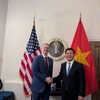 Bộ trưởng Nguyễn Hồng Diên và Trưởng Đại diện Thương mại Hoa Kỳ Jamieson L. Greer (Ảnh: PV/Vietnam+)