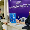 Các đại lý dịch vụ công trực tuyến hướng dẫn chi tiết từng bước thực hiện nhiều thủ tục hành chính. (Ảnh: Hanoi.gov.vn)