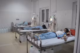 Bệnh nhân chạy thận tại Bệnh viện Đa khoa vùng Tây Nguyên. (Ảnh: Nguyên Dung/TTXVN)