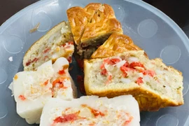 Bánh Trung Thu với nhiều mẫu mã và chủng loại. (Ảnh: PV/Vietnam+)