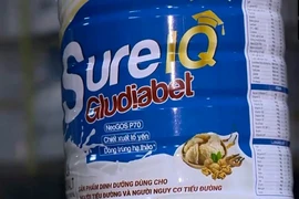 Một hộp sữa bị công an xác định là giả trong vụ án. (Ảnh: VTV)