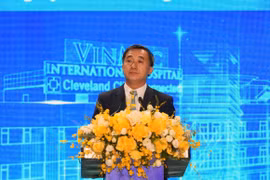 Thứ trưởng Bộ Y tế Trần Văn Thuấn phát biểu tại buổi lễ. (Ảnh: PV/Vietnam+)