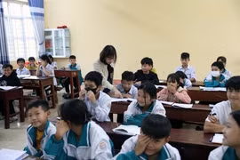 Nếu được nâng mức hỗ trợ đóng bảo hiểm y tế lên 50%, học sinh chỉ cần đóng 631.800 đồng một năm. (Ảnh: TTXVN/Vietnam+)