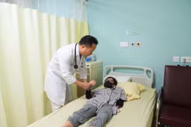 Bé Đ.K. 8 tuổi đã hoàn toàn hồi phục sức khỏe. (Ảnh: PV/Vietnam+)