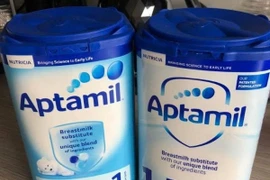 Sữa công thức dành cho trẻ sơ sinh và trẻ nhỏ của thương hiệu Aptamil. (Ảnh: PV/Vietnam+)