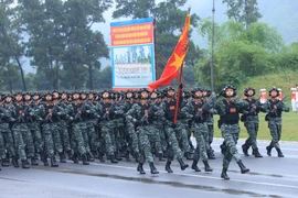 Khối cảnh sát đặc nhiệm tổng hợp luyện. (Ảnh: Tuấn Anh/TTXVN)