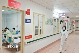 Khu điều trị trẻ mắc bệnh truyền nhiễm tại Bệnh viện Đa khoa Xanh Pôn. (Ảnh: Minh Quyết/TTXVN)
