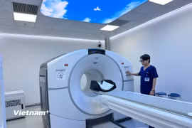 Nhiều bệnh viện đầu tư hệ thống máy móc hiện đại để nâng cao chất lượng công tác khám chữa bệnh. (Ảnh: T.G/Vietnam+)