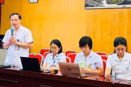 Phó giáo sư Nguyễn Văn Tuấn - Viện trưởng Viện Sức khỏe tâm thần thông tin về trường hợp rối loạn ưa chuộng tình dục. (Ảnh: PV/Vietnam+)