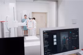 Các thiết bị X-quang, nhũ ảnh và siêu âm thế hệ mới hỗ trợ tầm soát bệnh. (Ảnh: PV/Vietnam+)